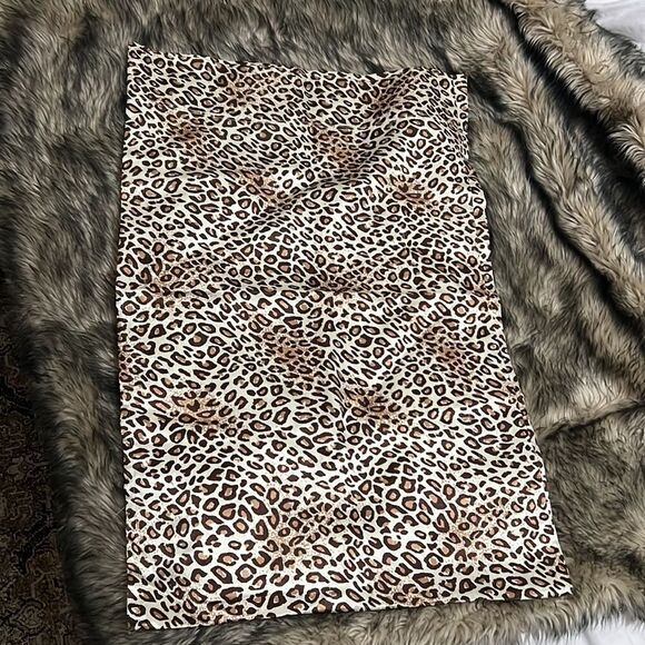 Cheetah Print Silk Pillowcase (Polyester Silk feel) - Picture 2 of 3